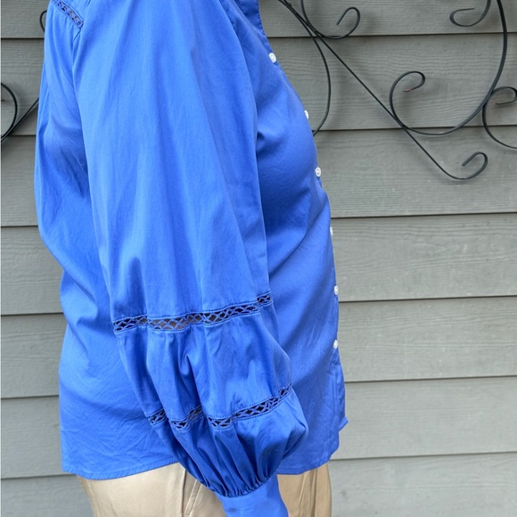 This is a Chicos business shirt, size 2 which is a normal size L/12 - Picture 2 of 3